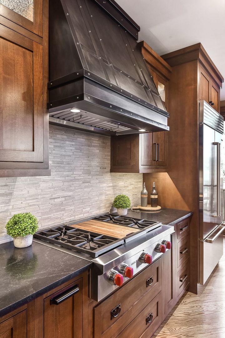 31 6n705 Il Rte Street St. Charles, IL 60175 - Photo 9 of 61 a stove top oven sitting inside of a kitchen