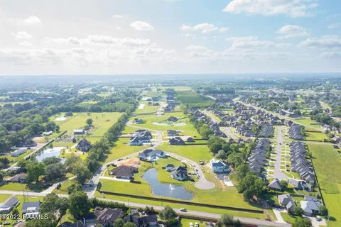 $140,000 | 111 Pondside Drive, Lafayette, LA 70503