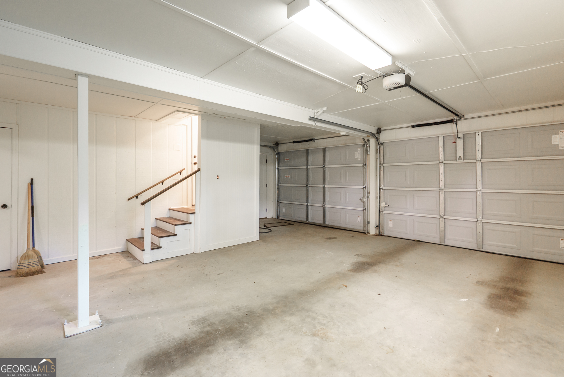 1180 Greenbriar Drive Madison, GA 30650 - Photo 38 of 54 a view of a garage