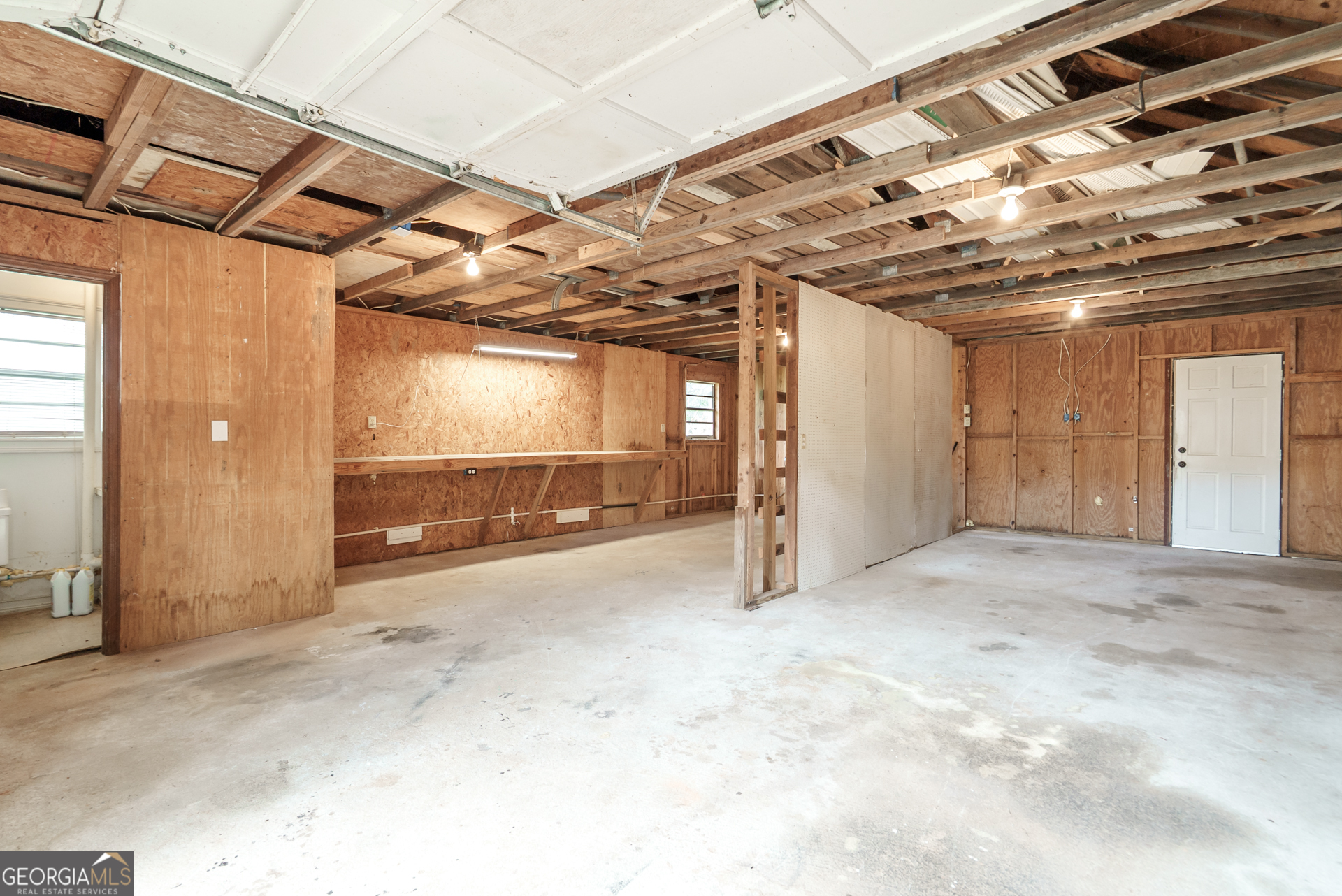 1180 Greenbriar Drive Madison, GA 30650 - Photo 48 of 54 a view of empty room