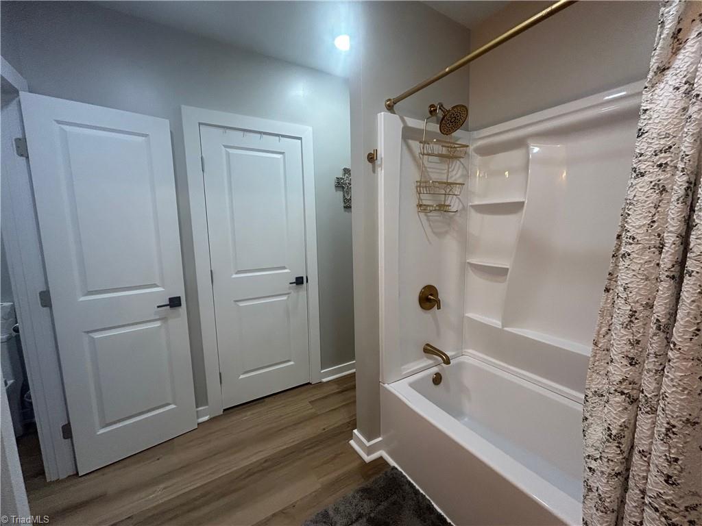 4016 High Rock Road Gibsonville, NC 27249 - Photo 14 of 41 Tub/shower combo