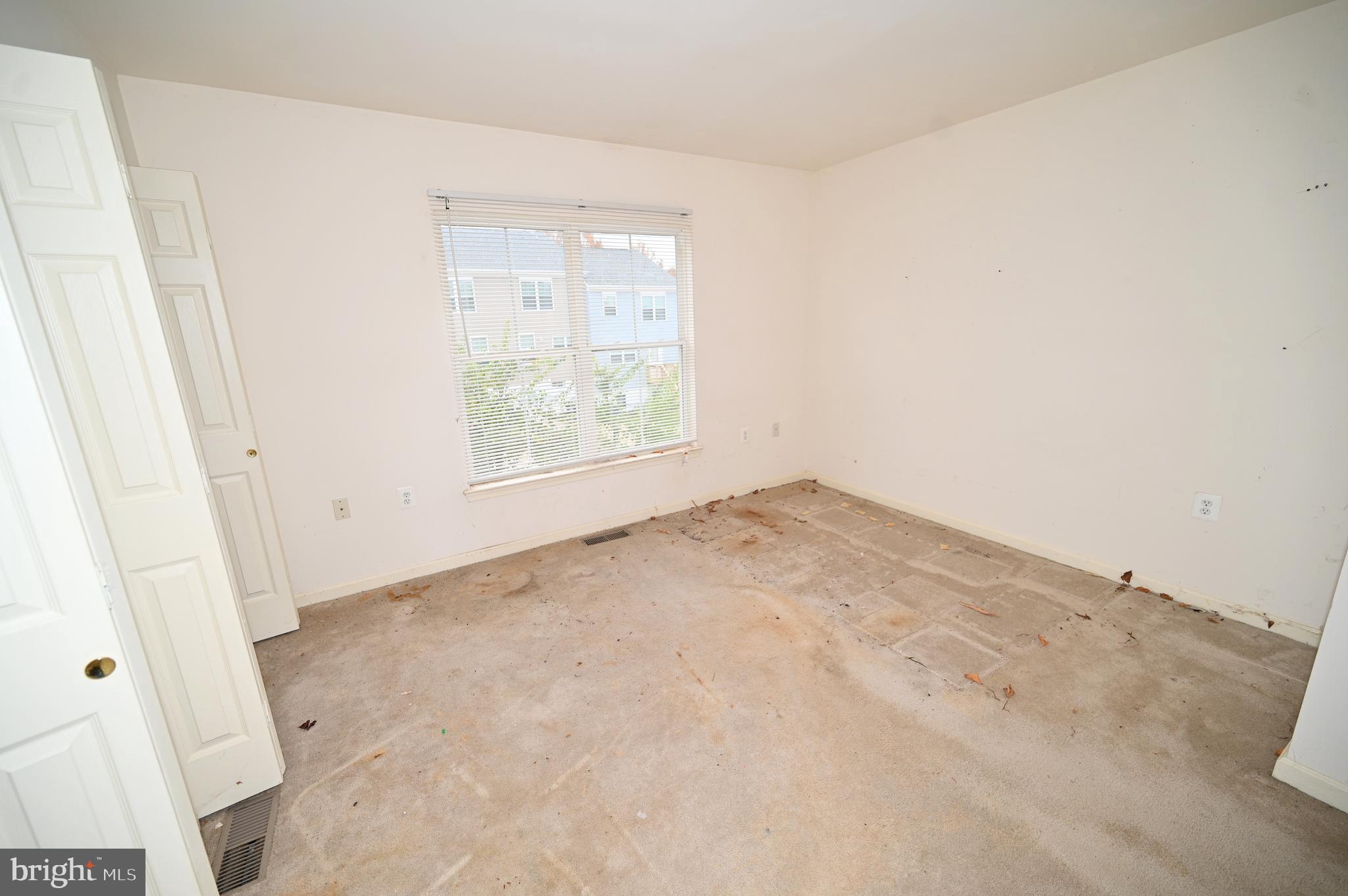1841 Tubman Road Southeast Washington, DC 20020 - Photo 29 of 42 an empty room with windows