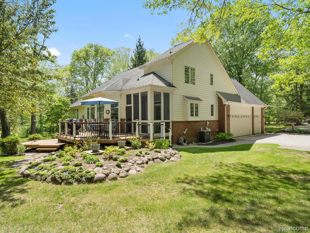 1331 Avon Circle West Rochester Hills, MI 48309 - Photo 43 of 54
