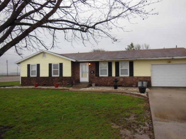 612 E Field Flora, IL 62839 - Photo 29 of 36 Gallery Image 29