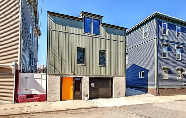 $3,500 | 37 Ring Street, Providence, RI 02909
