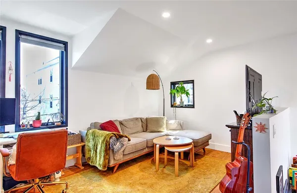 $3,500 | 37 Ring Street, Providence, RI 02909