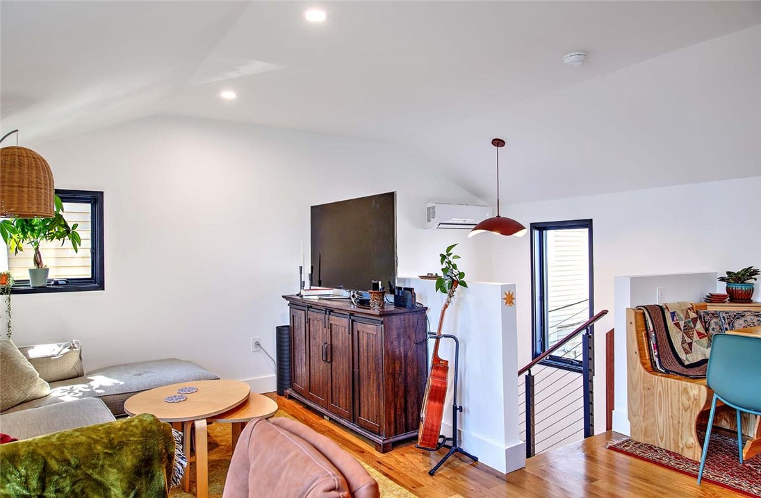 37 Ring Street Providence, RI 02909 - Photo 12 of 28