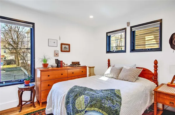 $3,500 | 37 Ring Street, Providence, RI 02909