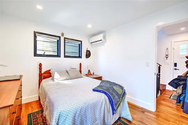 $3,500 | 37 Ring Street, Providence, RI 02909