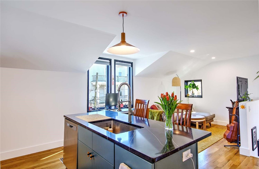 37 Ring Street Providence, RI 02909 - Photo 3 of 28