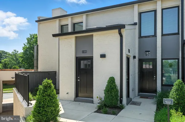 $2,195 | 19510 Village Walk, Unit 2205, Montgomery Village, MD 20886