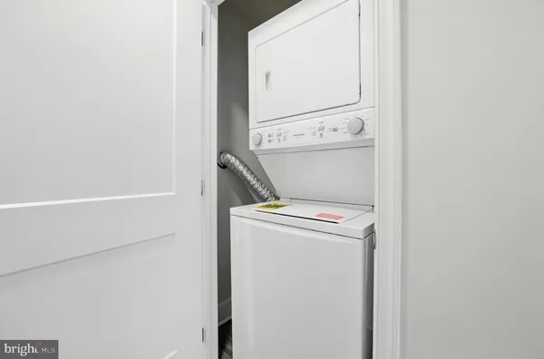 $2,195 | 19510 Village Walk, Unit 2205, Montgomery Village, MD 20886