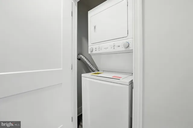 $2,250 | 19510 Village Walk, Unit 2205, Montgomery Village, MD 20886