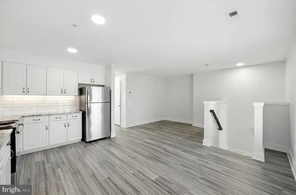 $2,195 | 19510 Village Walk, Unit 2205, Montgomery Village, MD 20886