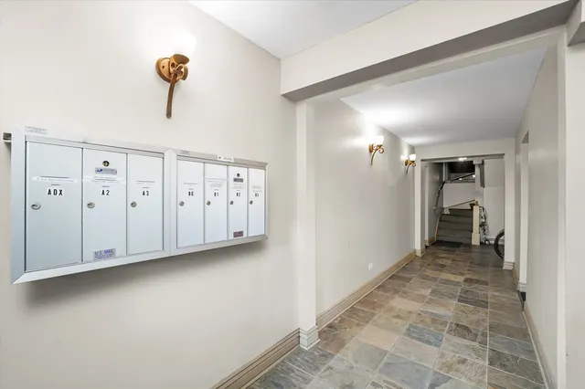 $1,715 | 6300 North Rockwell Street, Unit G, Chicago, IL 60659