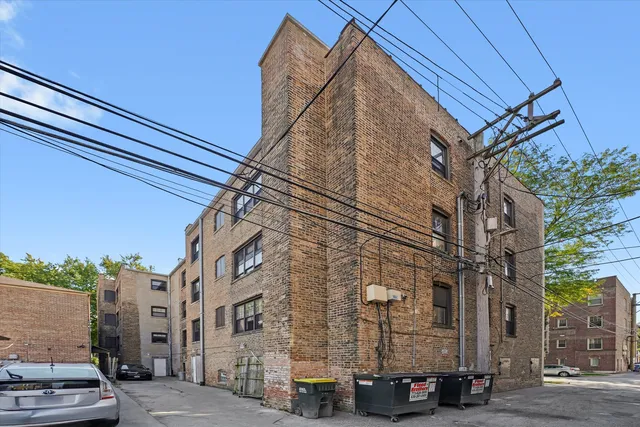 $1,715 | 6300 North Rockwell Street, Unit G, Chicago, IL 60659