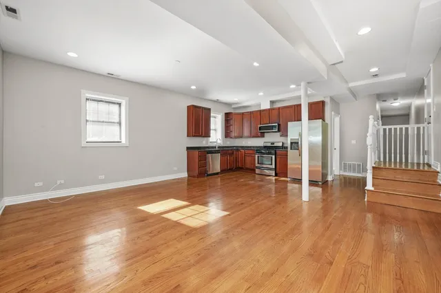 $1,715 | 6300 North Rockwell Street, Unit G, Chicago, IL 60659