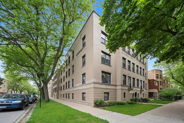 $1,715 | 6300 North Rockwell Street, Unit G, Chicago, IL 60659