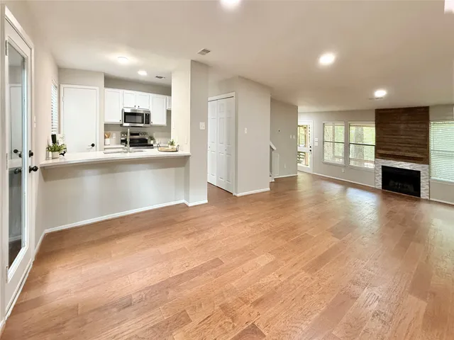 $1,800 | 22 Sawmill Grove Lane, The Woodlands, TX 77380