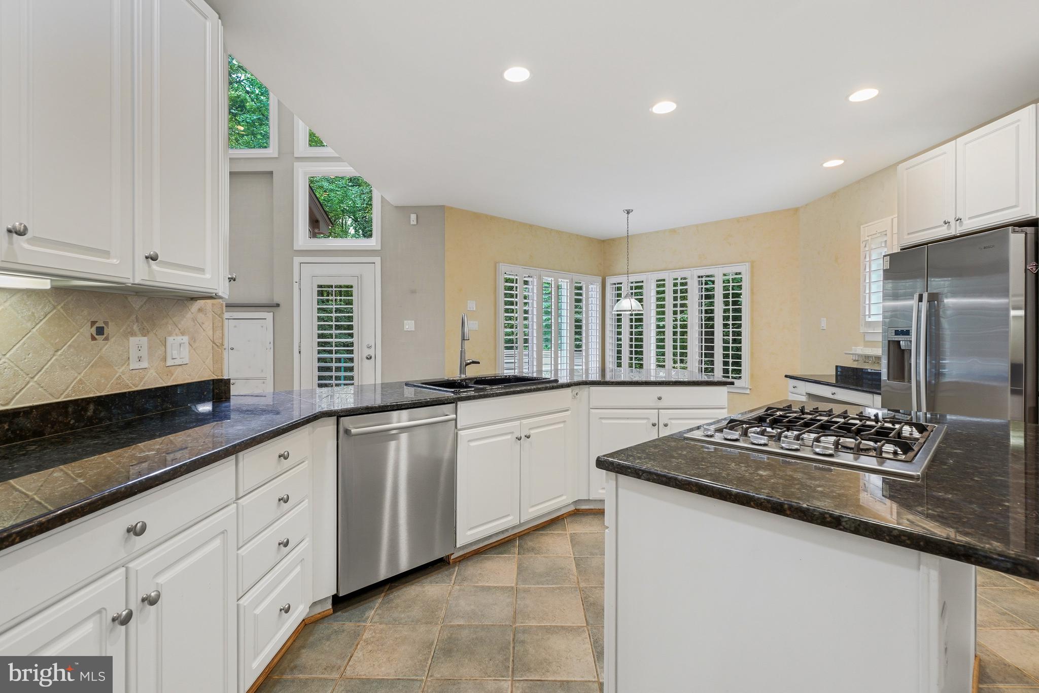 1104 Water Pointe Lane Reston, VA 20194 - Photo 9 of 44