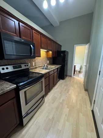 $900 | 1809 1/2 2nd Avenue, Unit 3, Moline, IL 61265