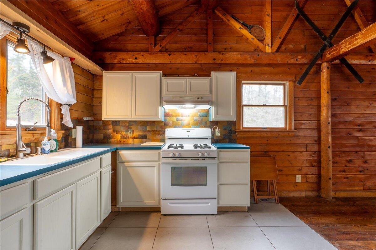 11 Warren Lane Boothbay Harbor, ME 04538 - Photo 11 of 28 Warren Ln kitchen 3