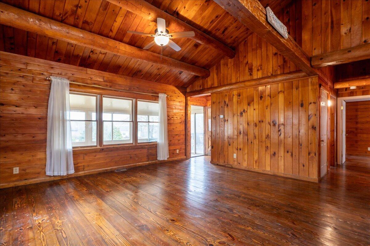 11 Warren Lane Boothbay Harbor, ME 04538 - Photo 17 of 28 Warren Ln-living romm 2