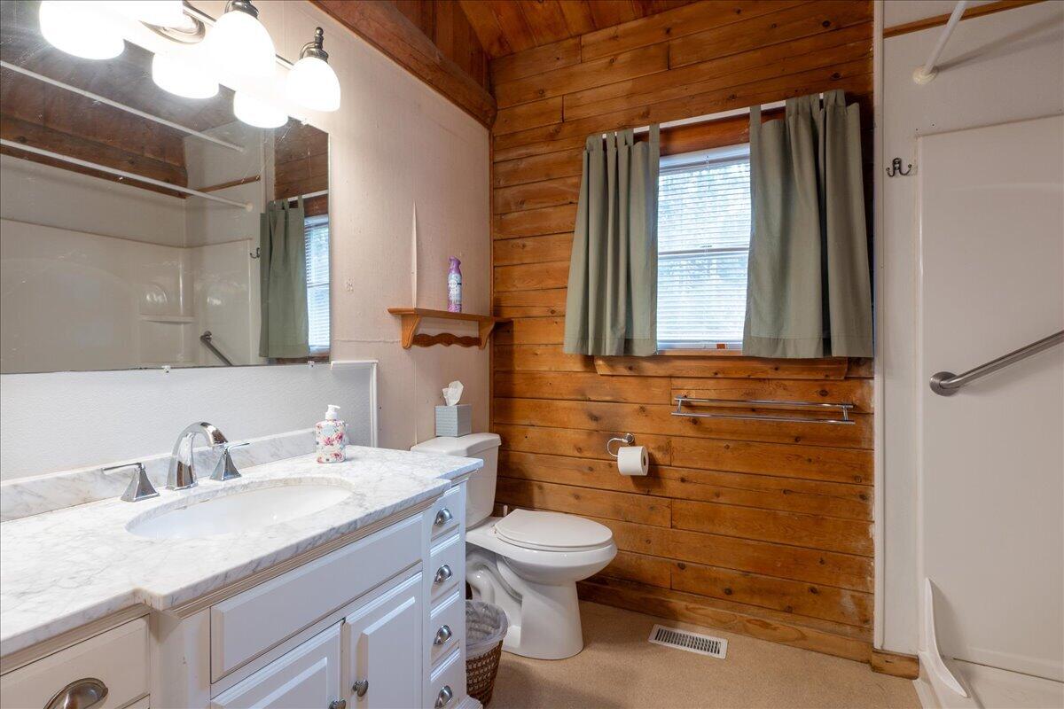 11 Warren Lane Boothbay Harbor, ME 04538 - Photo 24 of 28 Warren Ln bath