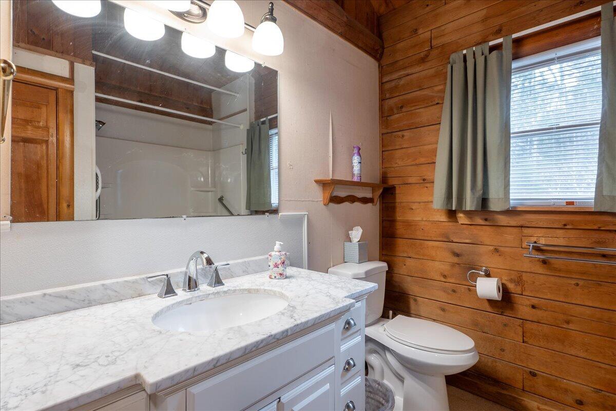 11 Warren Lane Boothbay Harbor, ME 04538 - Photo 26 of 28 Warren Ln bath 3