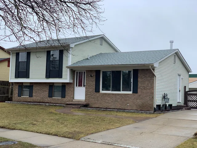 $2,395 | 41427 Larimore Lane, Canton, MI 48187