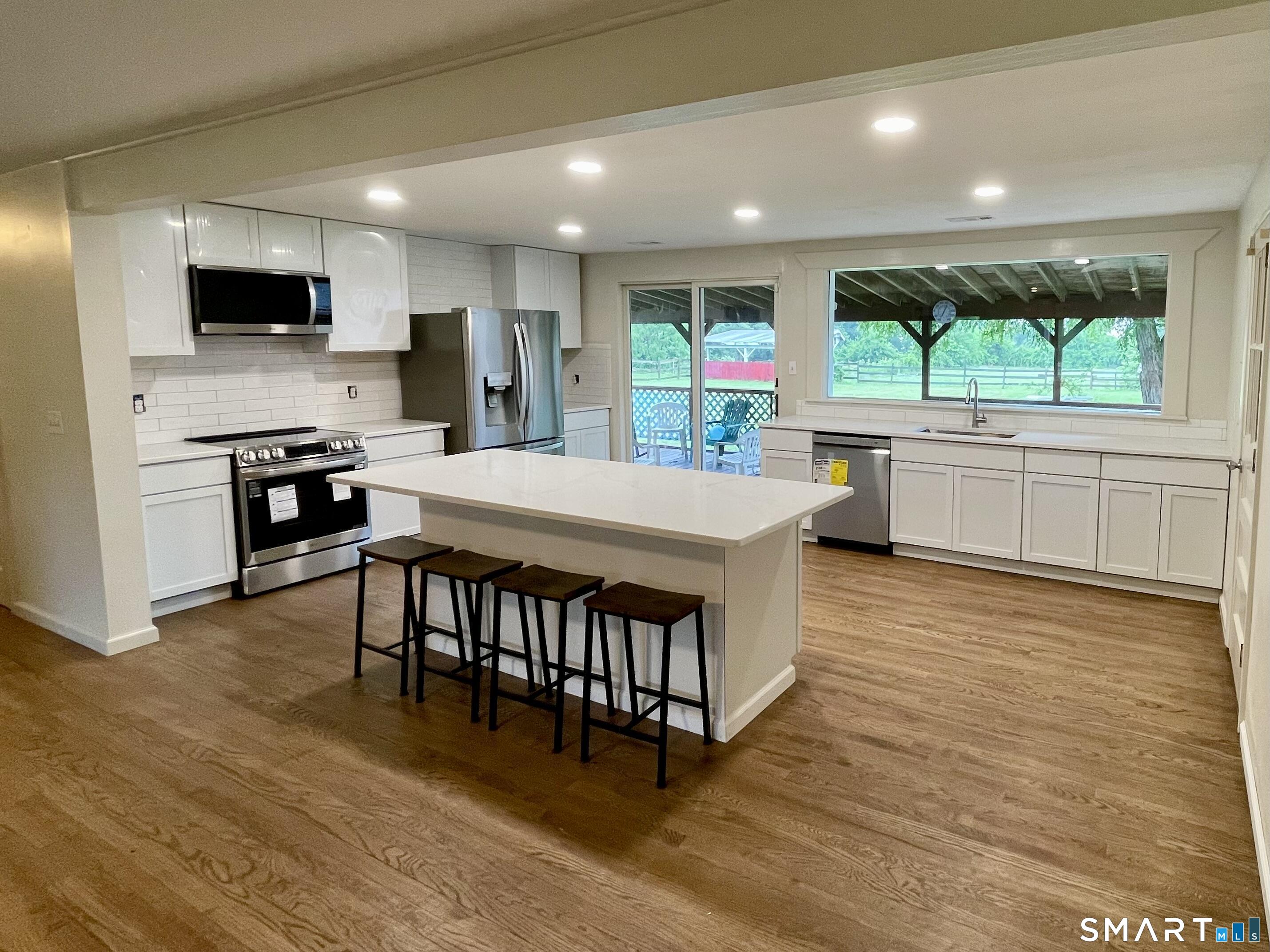 995 North Farms Road Wallingford, CT 06492 - Photo 8 of 26