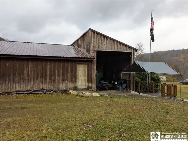 $189,900 | 2721 Smith Hollow Road, Hinsdale, NY 14760