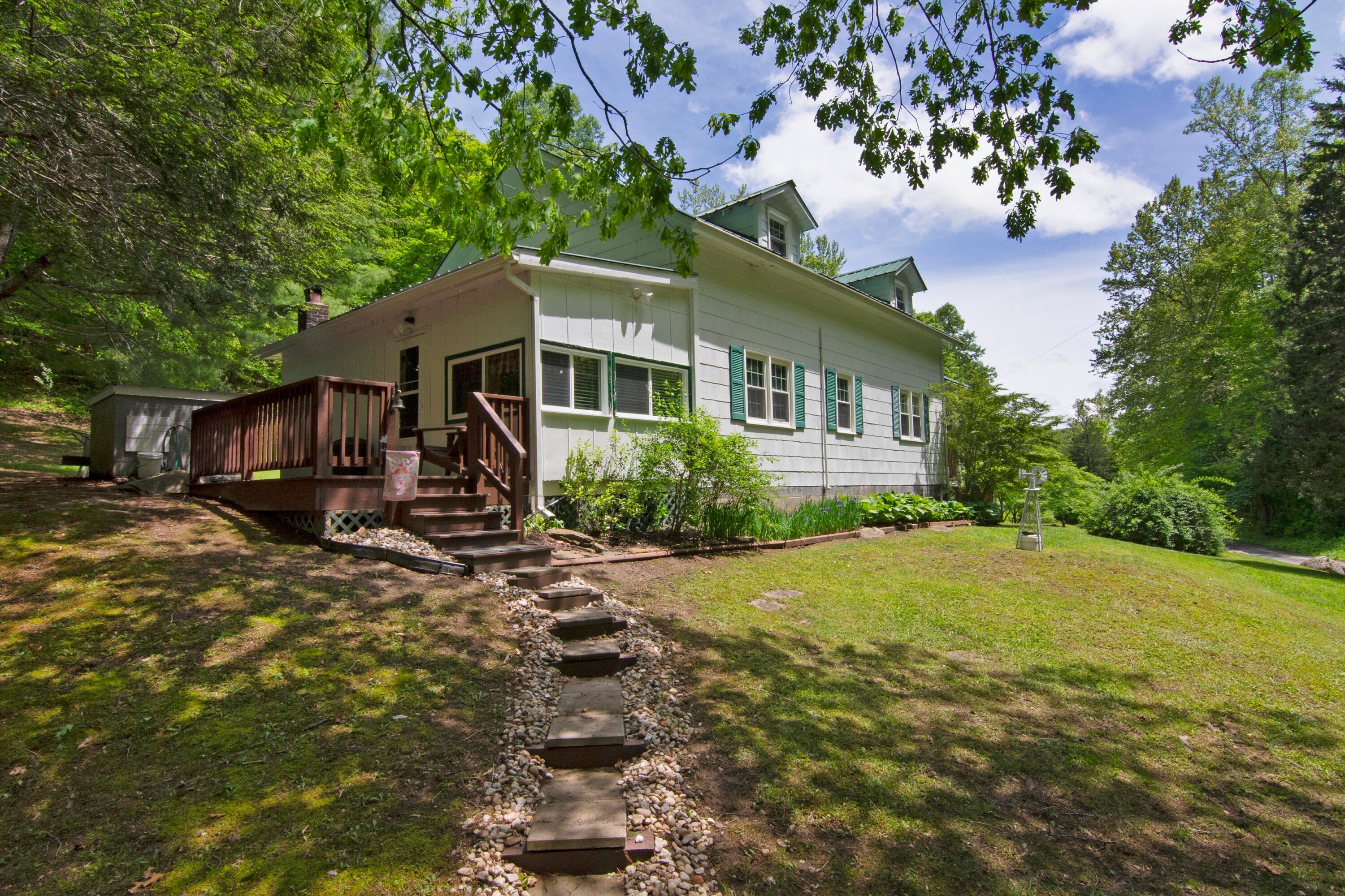 800 Eagle Branch Road Alderson, WV 24910 - Photo 37 of 57 Gallery Image 37