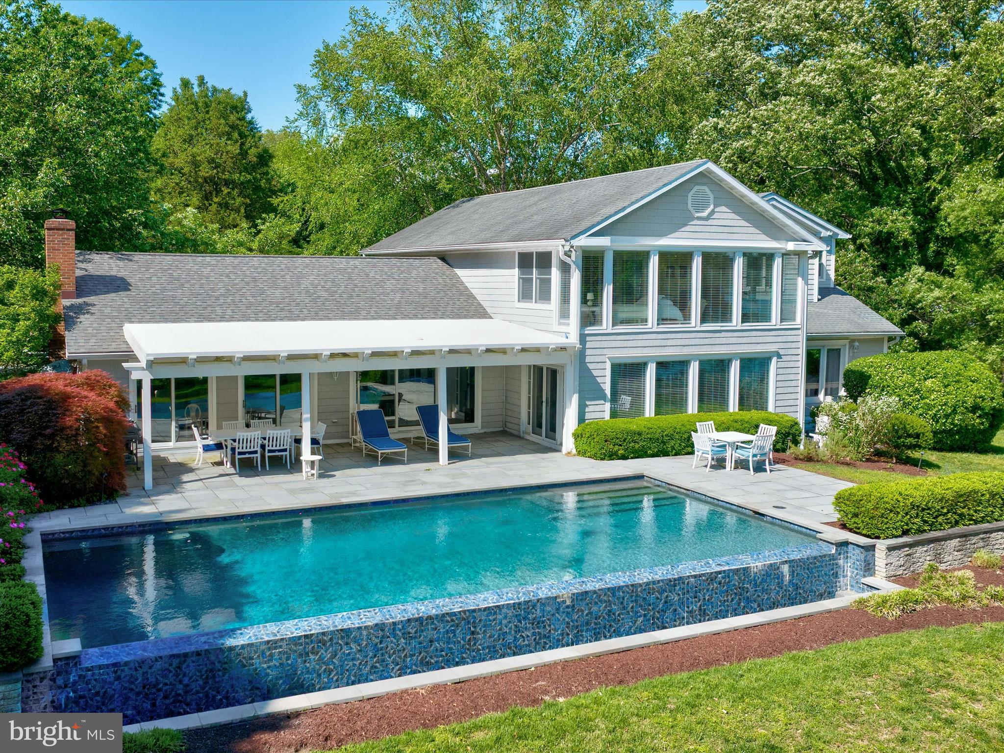Pool-side pergola