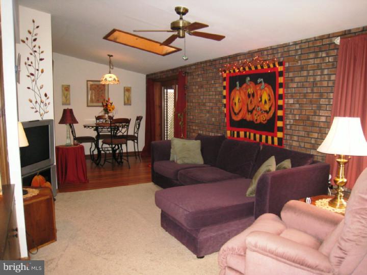 362 Wyndmoor Road Springfield, PA 19064 - Photo 14 of 25 Family Room