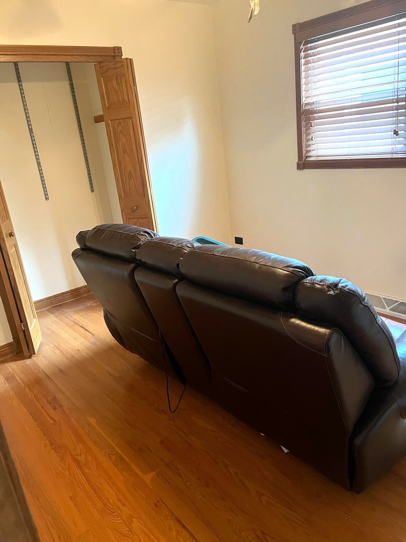 5959 South Rutherford Avenue Chicago, IL 60638 - Photo 12 of 17