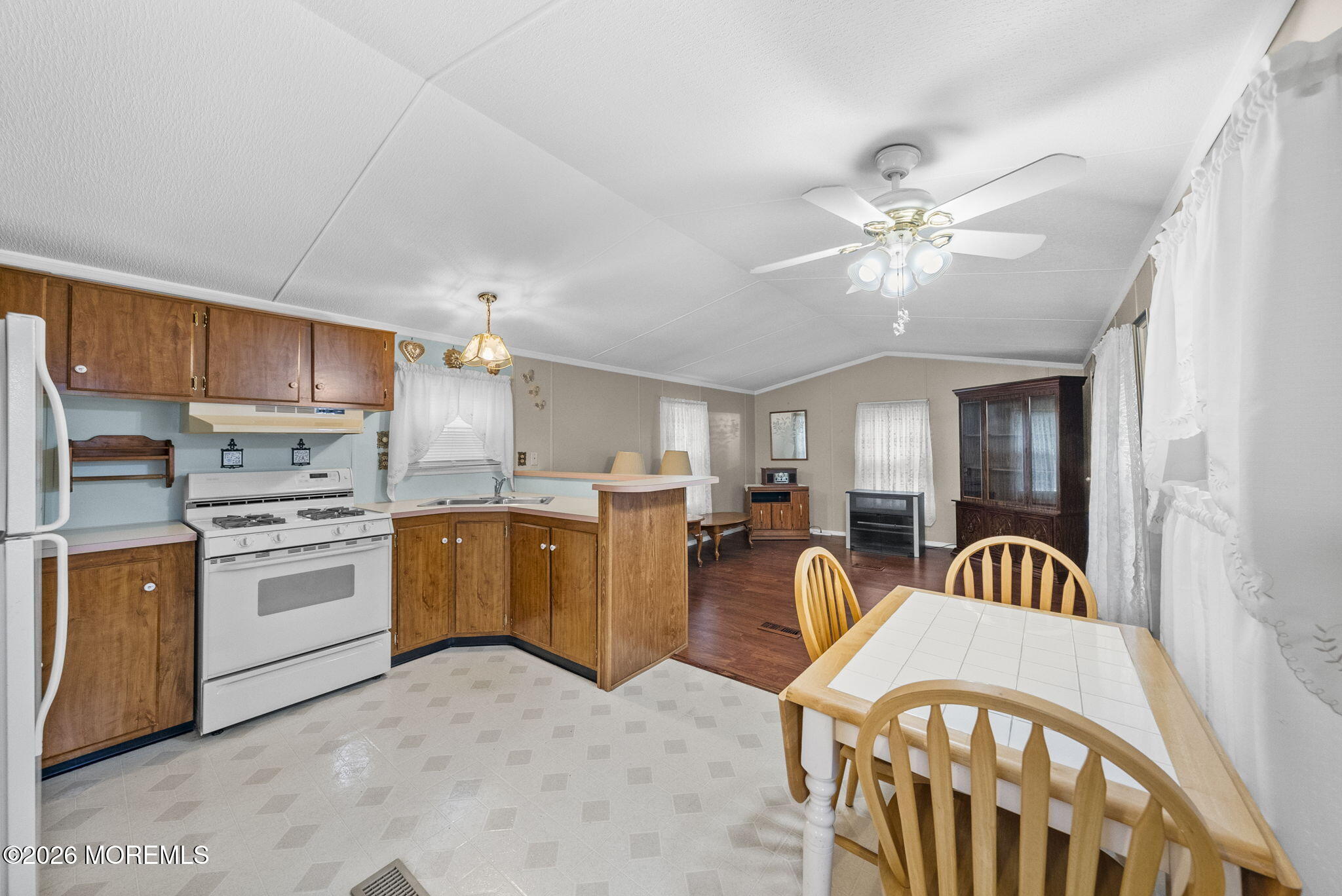 1820 State Rte 35, Unit 41 Wall, NJ 07719 - Photo 5 of 21 6-web-or-mls-DSC04257