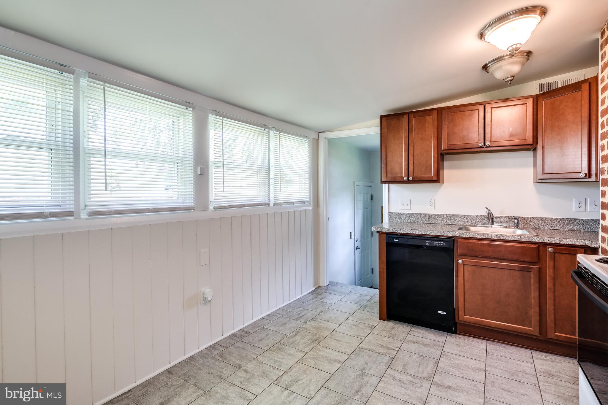 1615 Grange Road Edgewater, MD 21037 - Photo 25 of 33 Kitchen