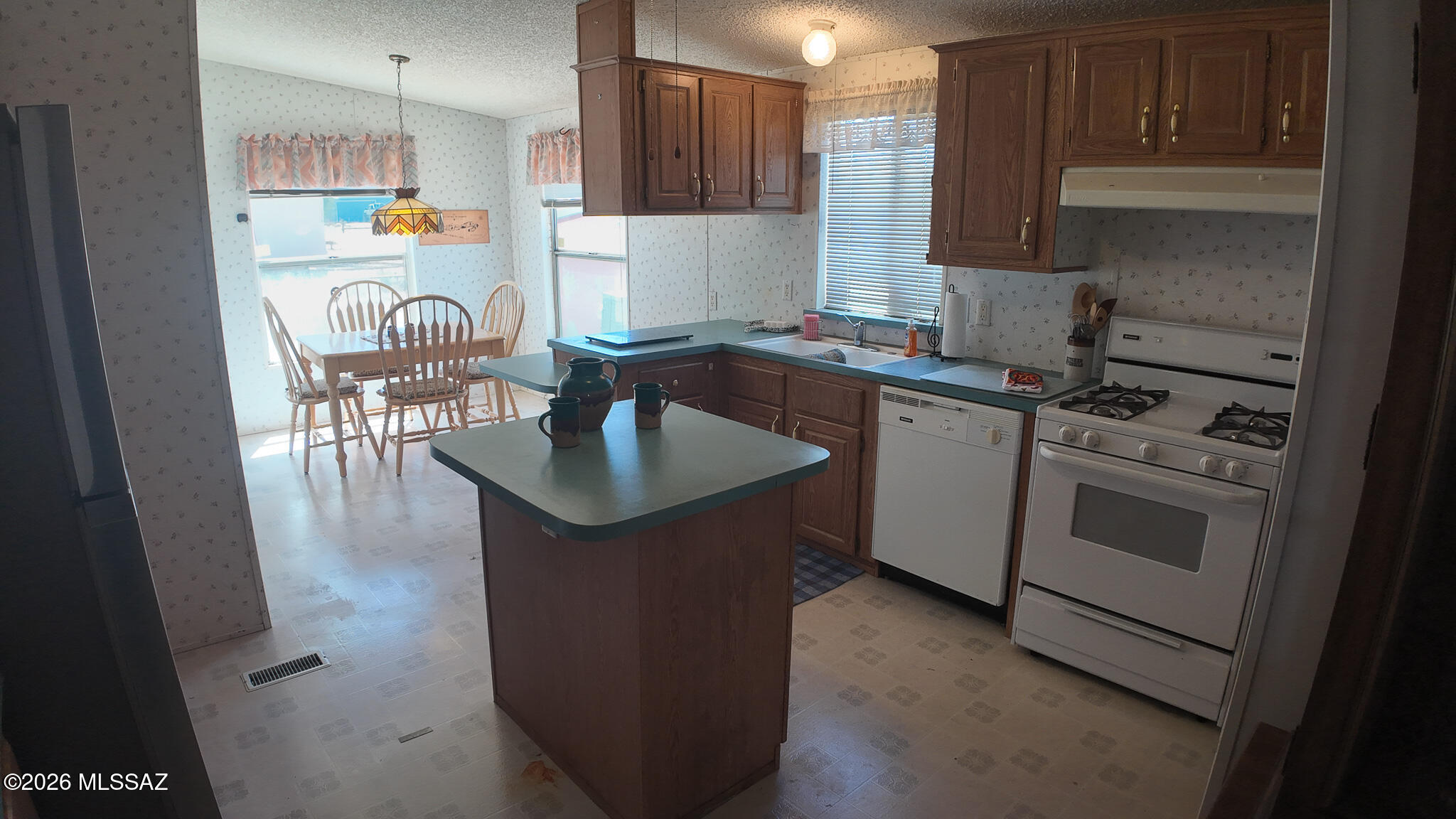 491 North Mescal Road Benson, AZ 85602 - Photo 6 of 19 Kitchen