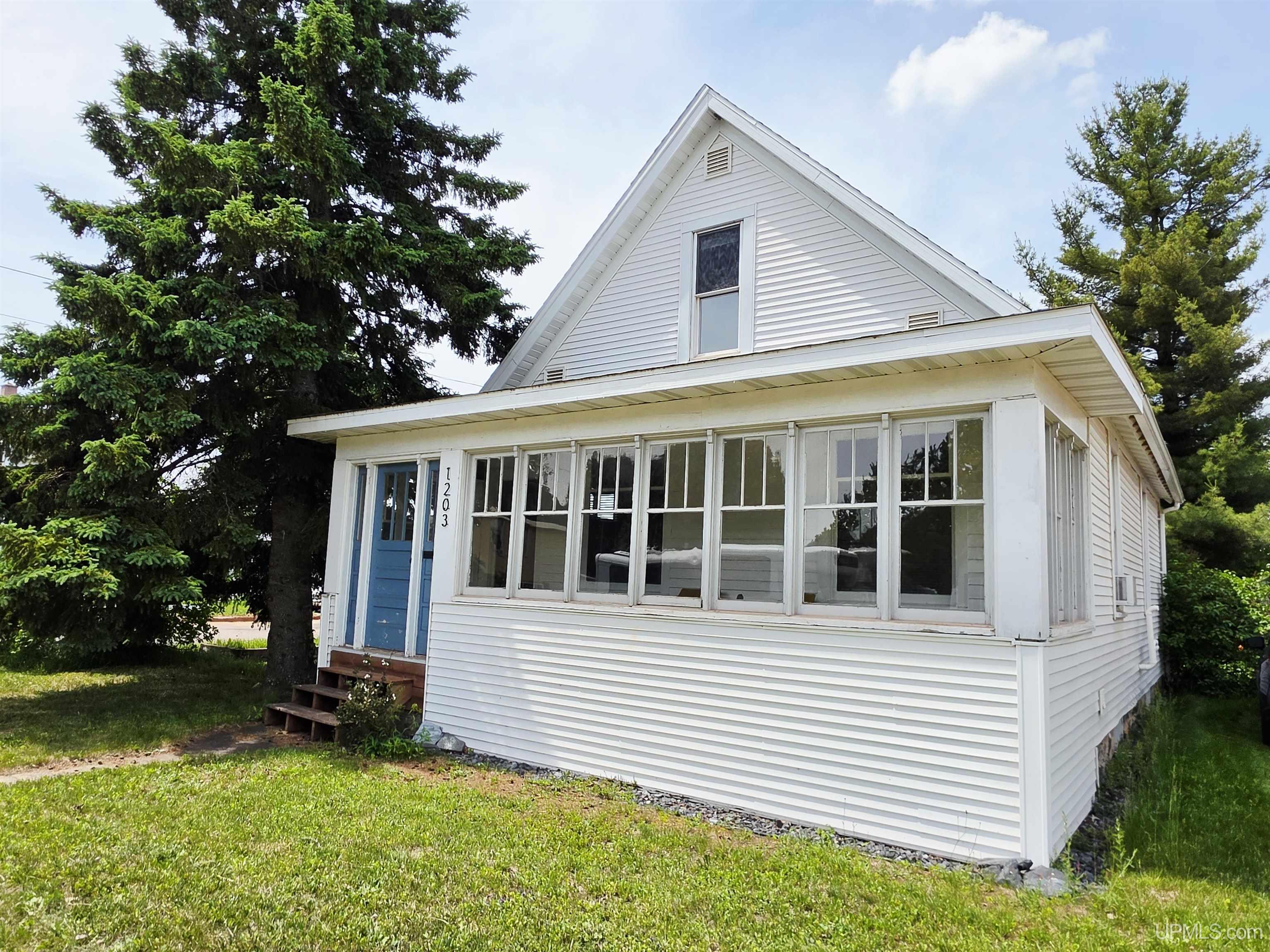 1203 North 3rd Street Ishpeming, MI 49849 - Photo 3 of 39