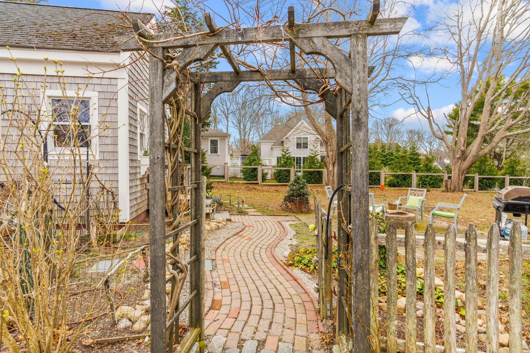 955 Main Street Osterville, MA 02655 - Photo 7 of 51 6-custom-955 Main St Hi Res-35