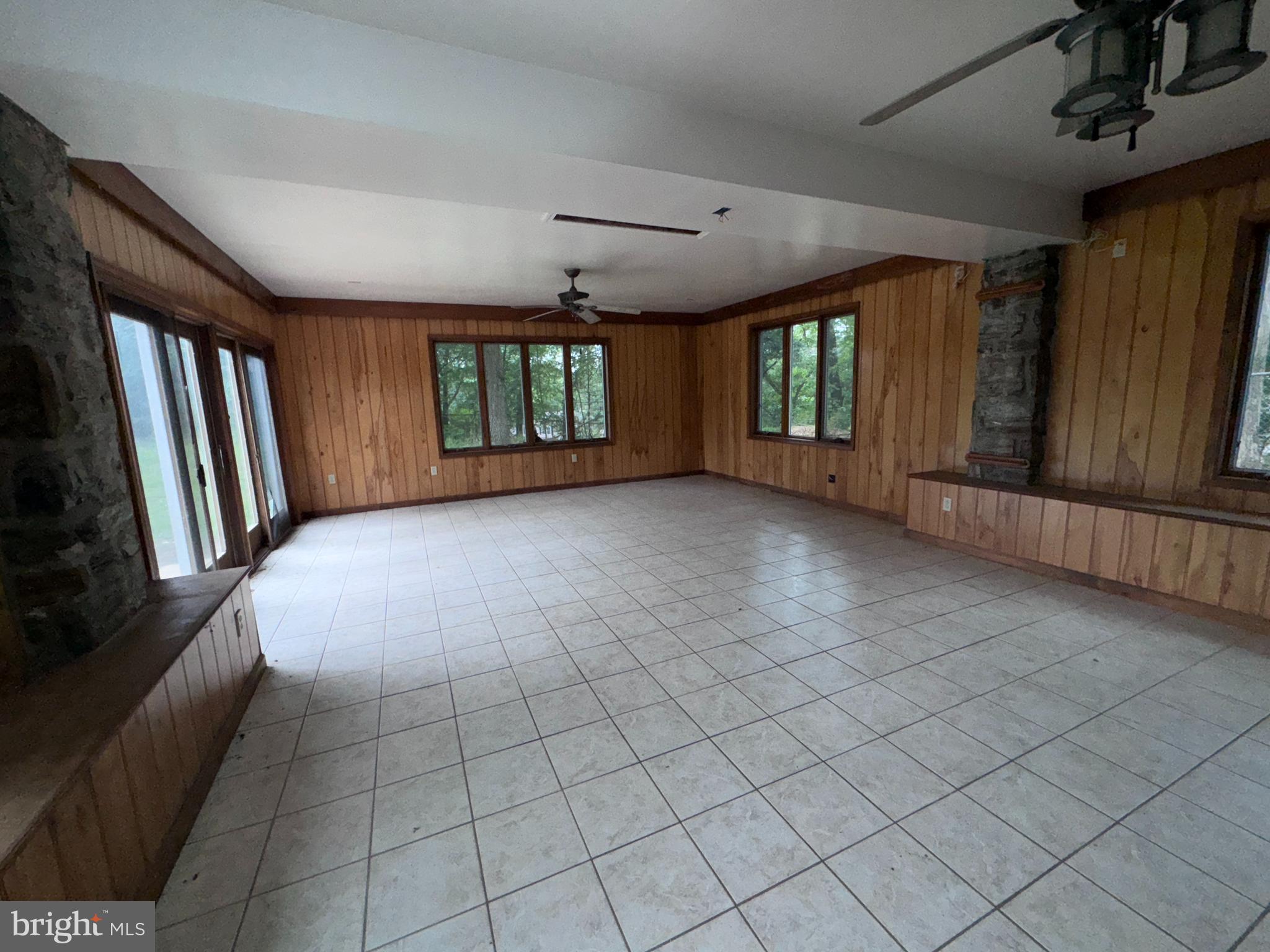 1000 Valleybrook Road, Unit 400 Garnet Valley, PA 19060 - Photo 10 of 35 first floor family room