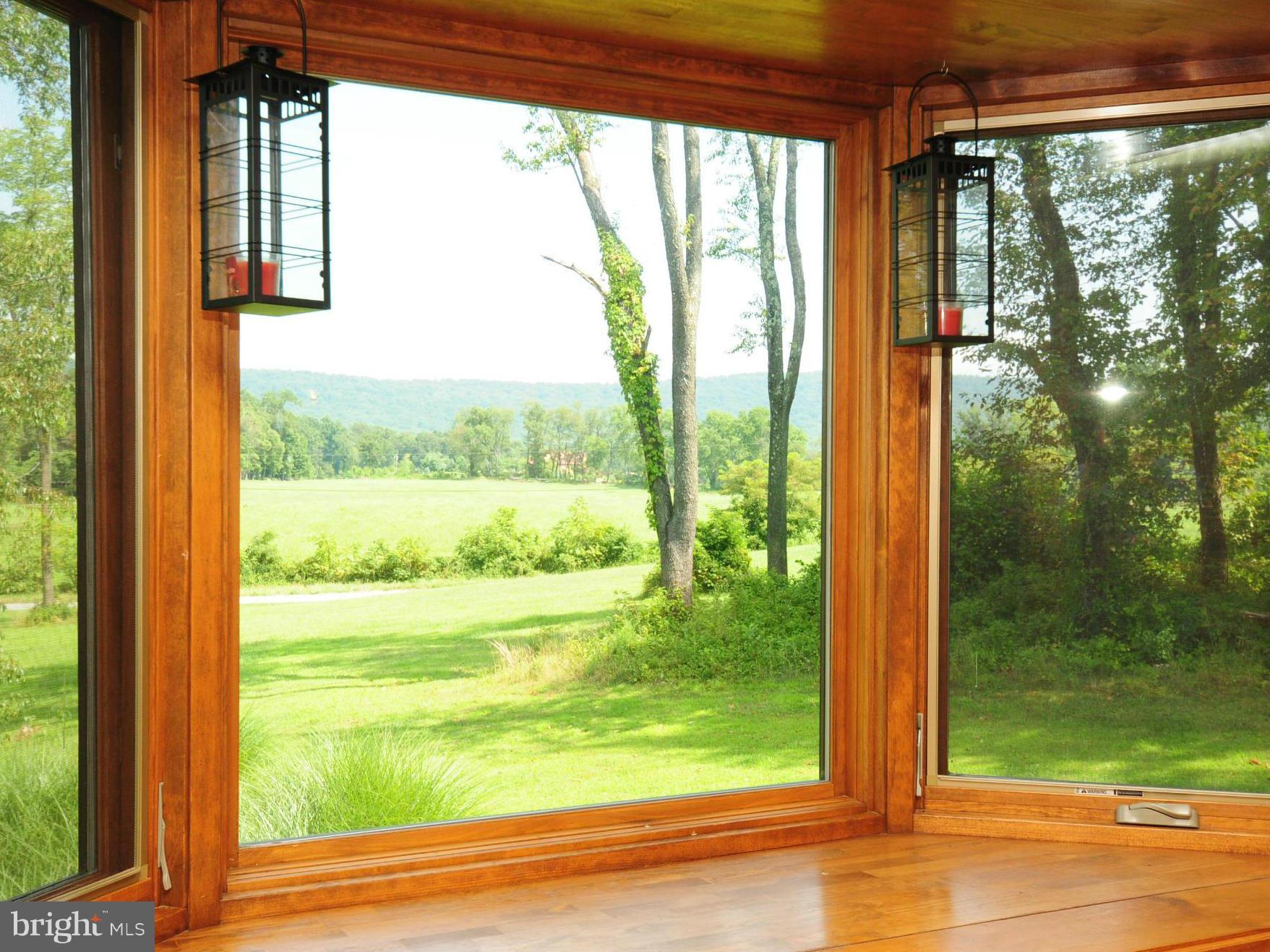 13121 Sagle Road Purcellville, VA 20132 - Photo 11 of 30 Gorgeous view of mountains from breakfast room