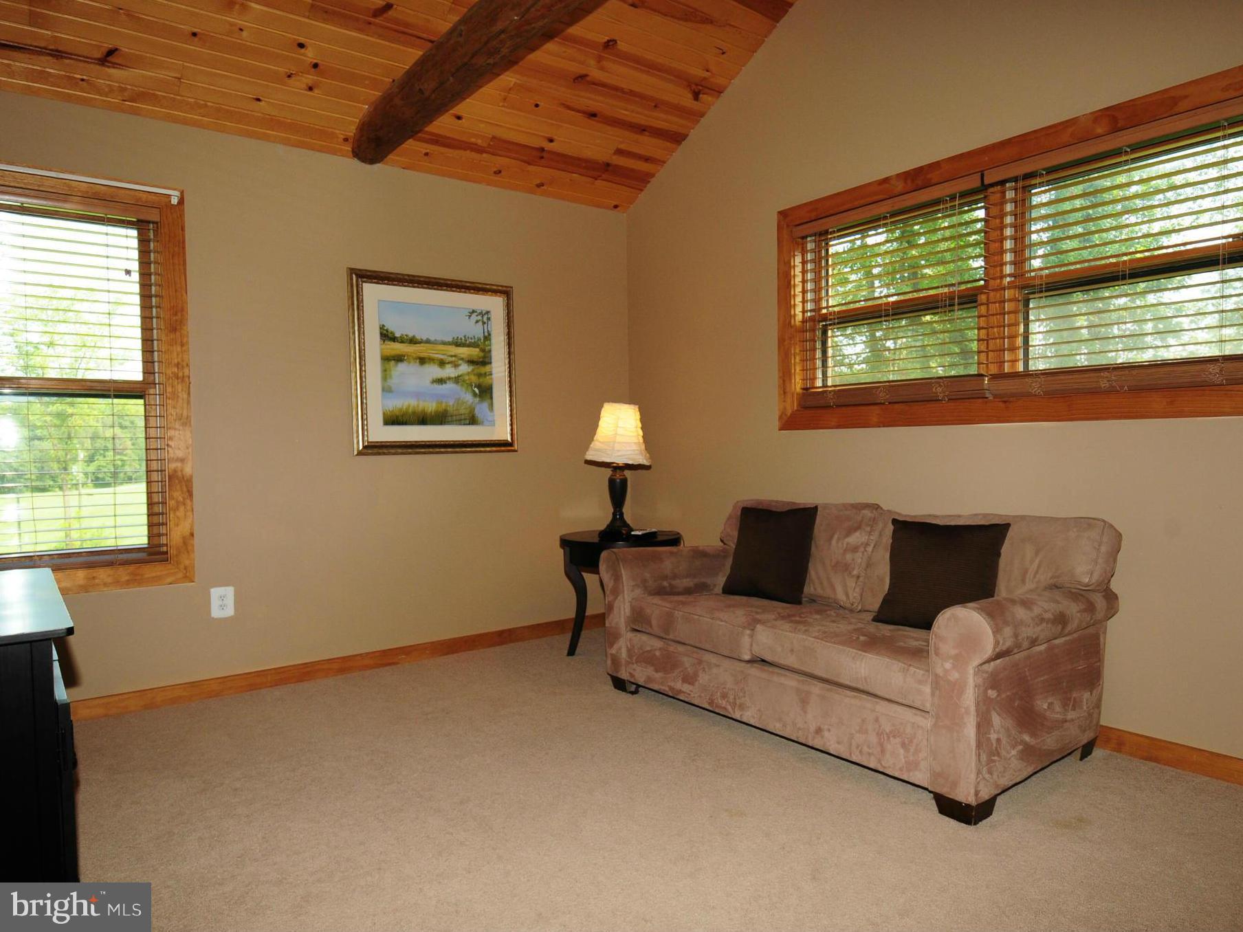 13121 Sagle Road Purcellville, VA 20132 - Photo 19 of 30 Large 3rd bedroom on 2nd floor