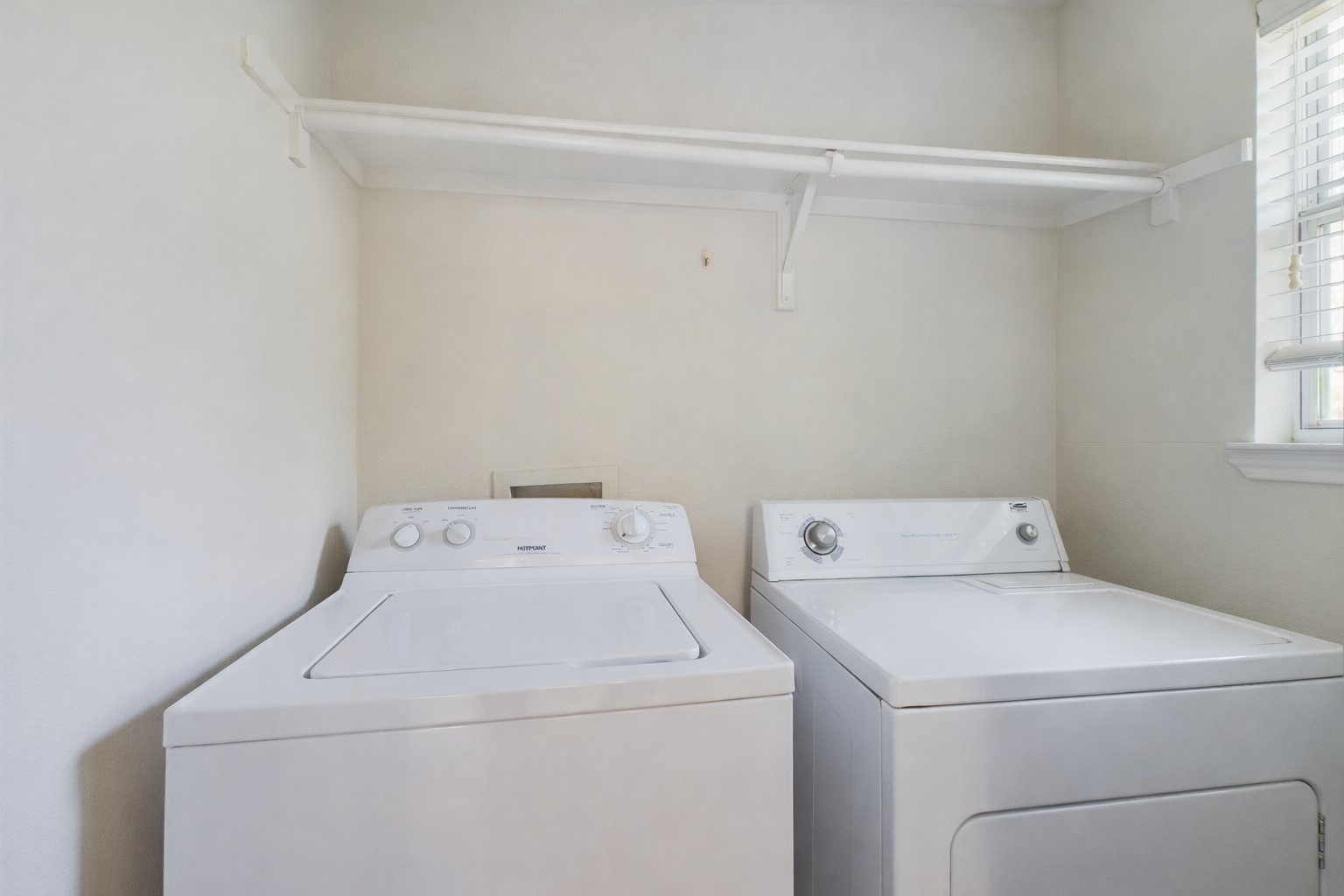 500 East 48th Street, Unit A Austin, TX 78751 - Photo 13 of 27 a utility room with dryer and washer