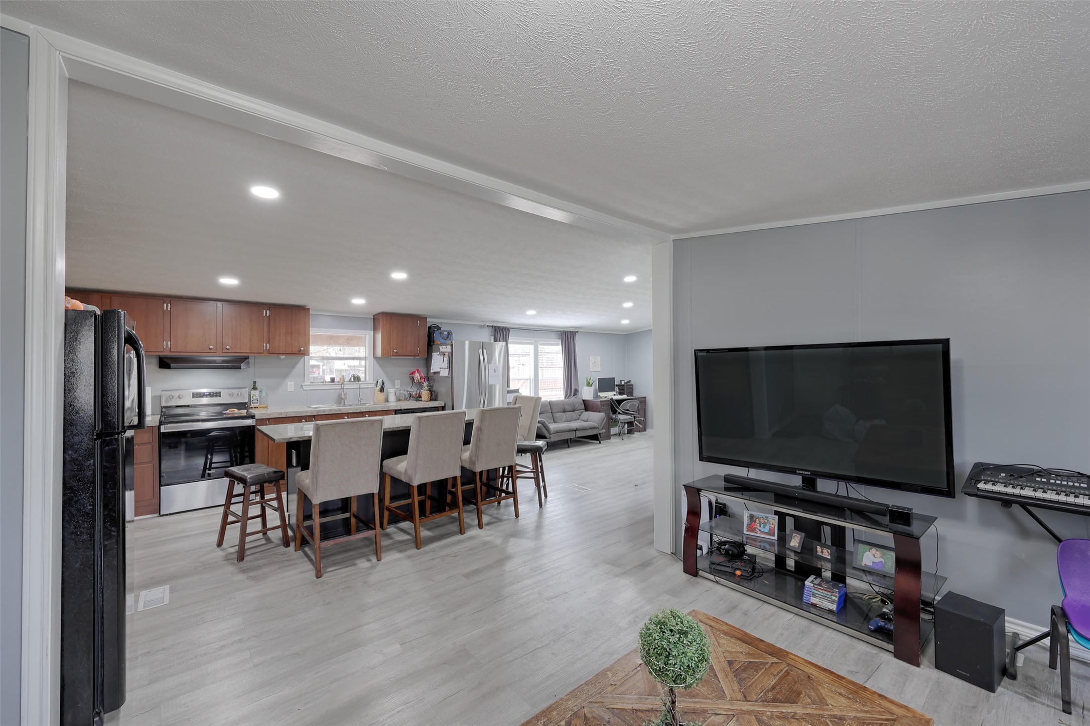 2373 Crockett Martin Road Conroe, TX 77306 - Photo 10 of 34 Open Concept