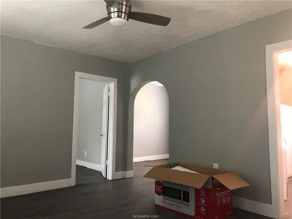 $900 | 1704 North Baker Avenue, Bryan, TX 77803