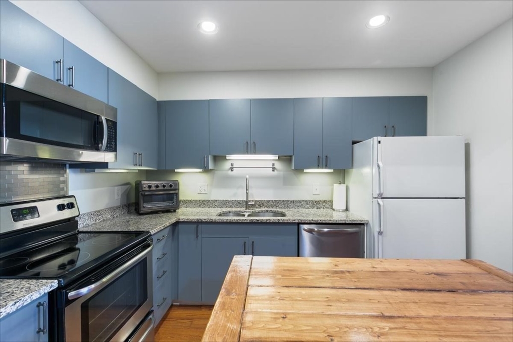 172 Middle Street, Unit 108 Lowell, MA 01852 - Photo 12 of 37
