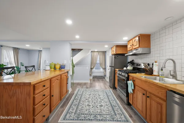 $269,900 | 9 Richmond Lane, Adams, MA 01220