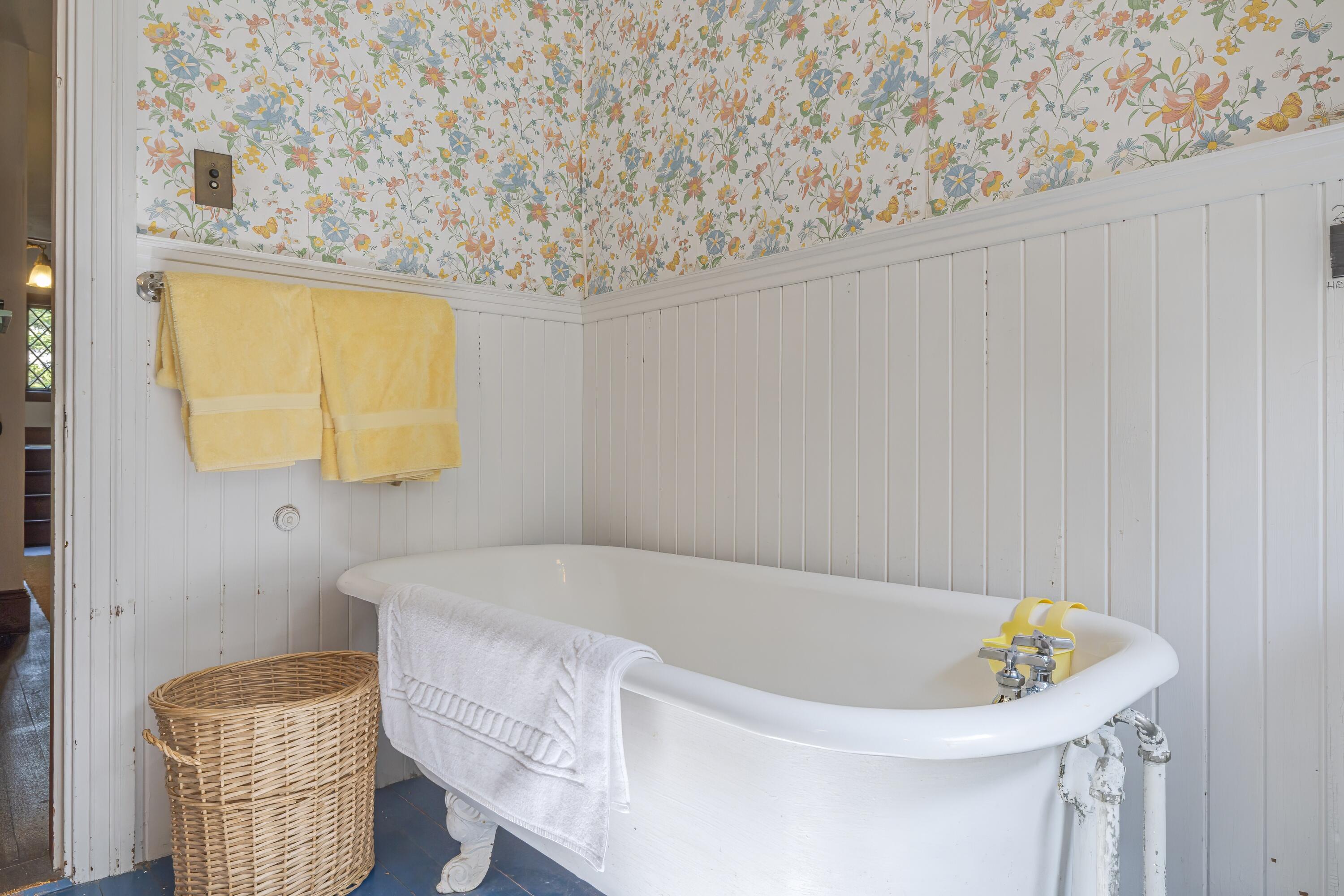 18 Rock End Road Mount Desert, ME 04662 - Photo 22 of 32 Hall bathroom